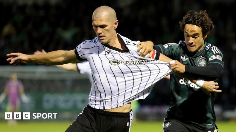 Live . Scottish Premiership: Duran leveller for Celtic at St Mirren ruled out