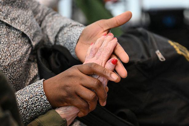 'Strong' early dementia sign others may notice first, study finds — not memory loss