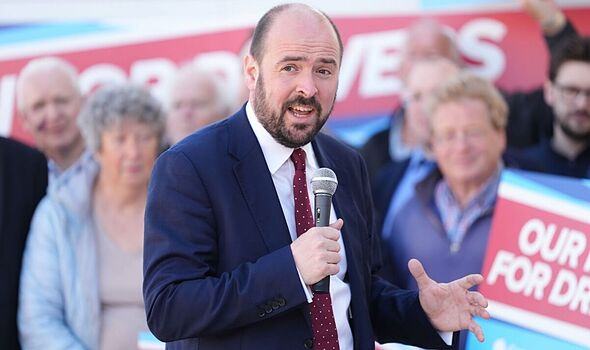 Tories launch bid to scrap net zero rules on cars