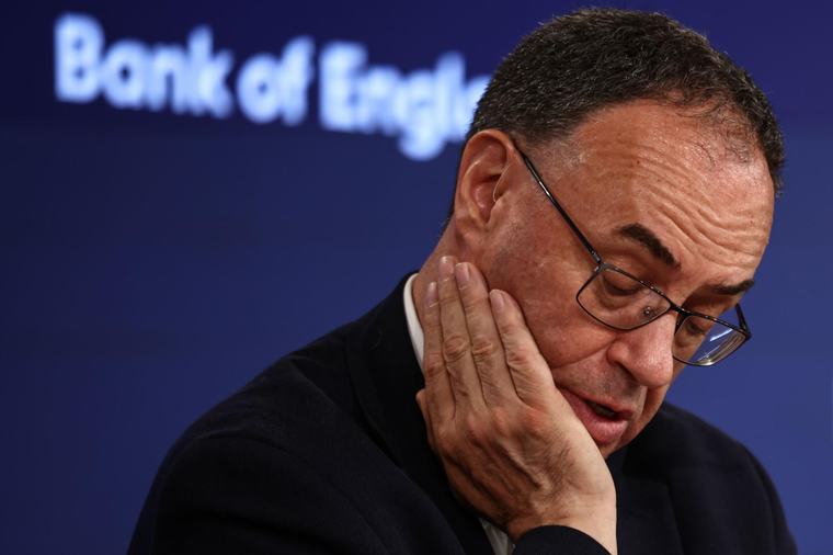 Central banks face ‘serious challenge’ from populism, says Bank of England boss