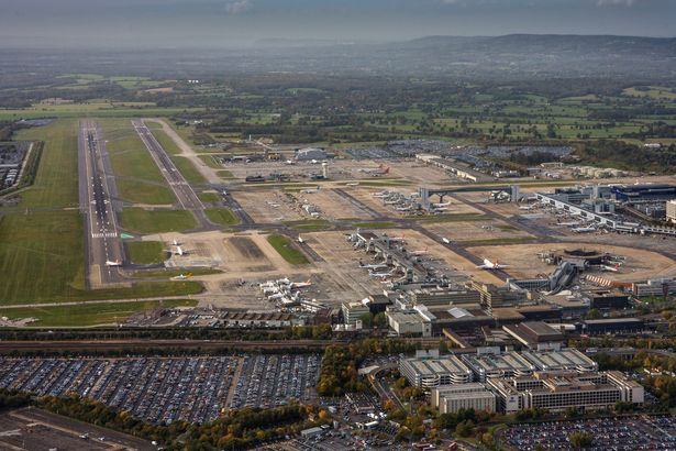 Gatwick Airport LIVE: Flights delayed for hours after plane ‘aborts takeoff at 138mph’