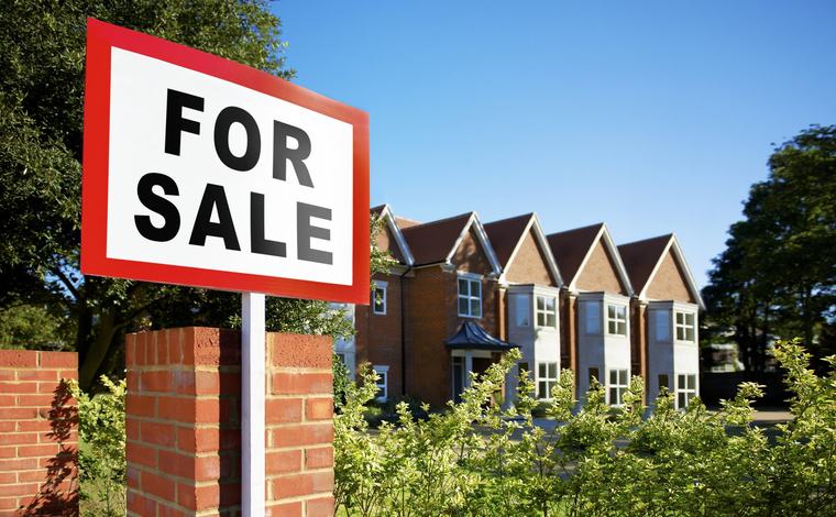 UK house prices fall for first time since 2023 as mortgage rates climb
