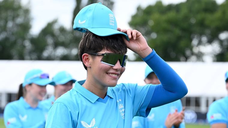 All right for Wong as England seamer 'keeps things simple'