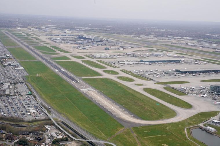 Heathrow expansion would make UK ‘overshoot’ climate targets, report suggests