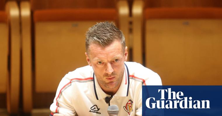 Jamie Vardy takes party to Burnley after signing deal with Championship strugglers